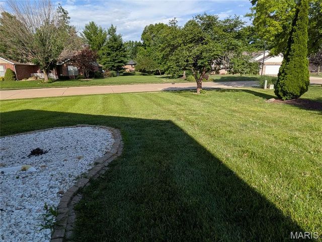 521 Grand Avenue, Waterloo, IL 62298