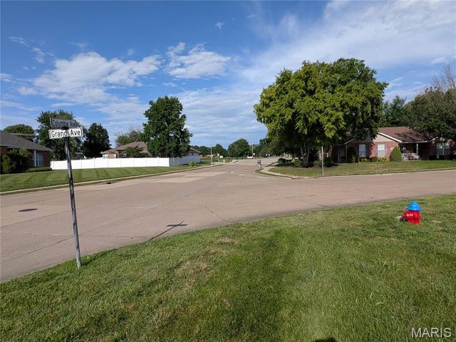 521 Grand Avenue, Waterloo, IL 62298