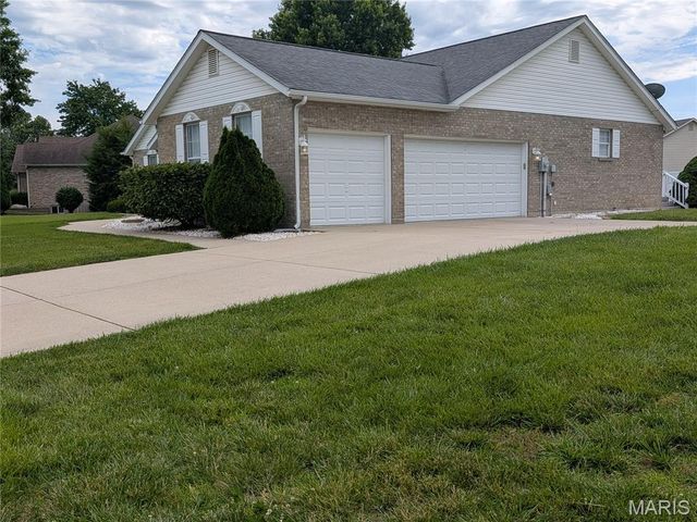 521 Grand Avenue, Waterloo, IL 62298