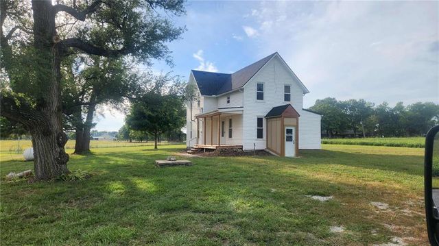 27217 S O'Bannon Road, Garden City, MO 64747