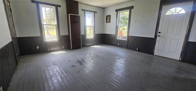 27217 S O'Bannon Road, Garden City, MO 64747