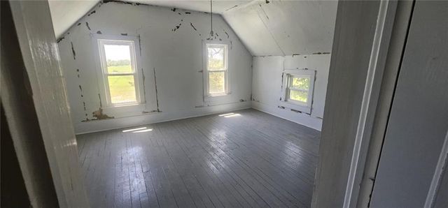 27217 S O'Bannon Road, Garden City, MO 64747