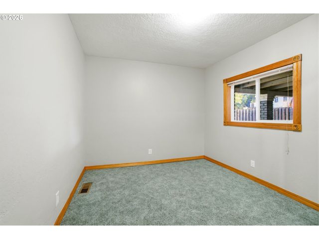 7628 N Dwight Ave, Portland, OR 97203