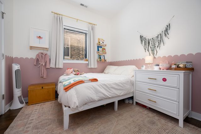 2104 W Belmont Avenue 2E, Chicago, IL 60618