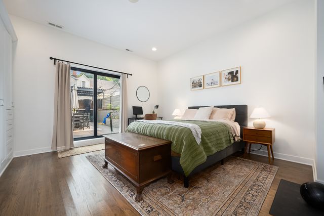 2104 W Belmont Avenue 2E, Chicago, IL 60618