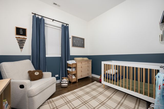 2104 W Belmont Avenue 2E, Chicago, IL 60618