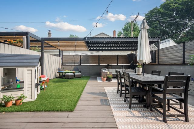 2104 W Belmont Avenue 2E, Chicago, IL 60618