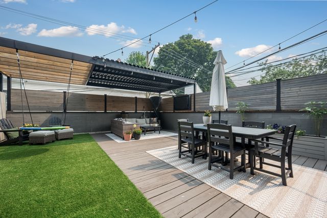 2104 W Belmont Avenue 2E, Chicago, IL 60618