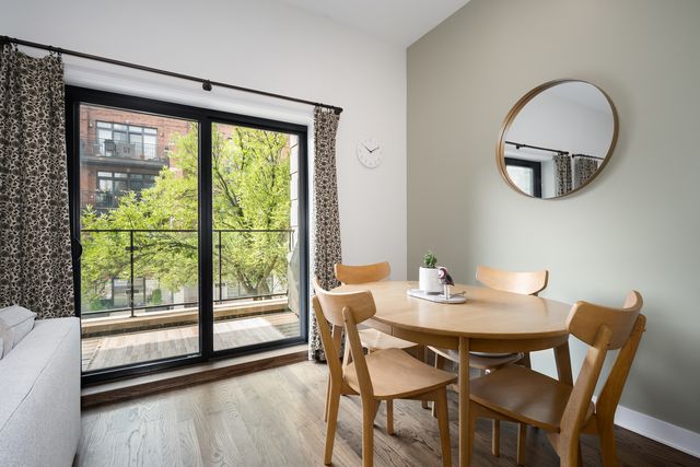 2104 W Belmont Avenue 2E, Chicago, IL 60618
