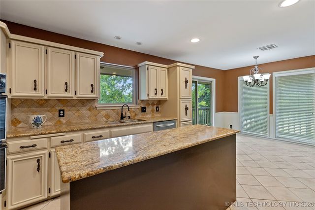 7665 S Quebec Avenue, Tulsa, OK 74137