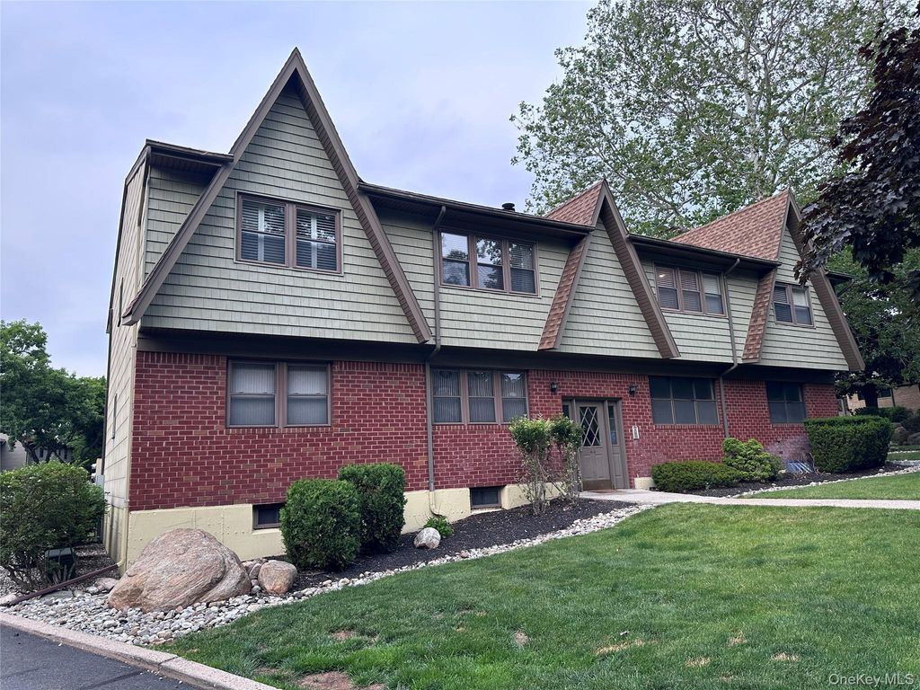 44 Milford Lane A, Suffern, NY 10901