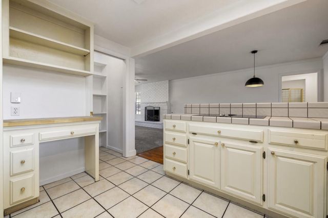 2135 Navajo Ct, Oakdale, CA 95361
