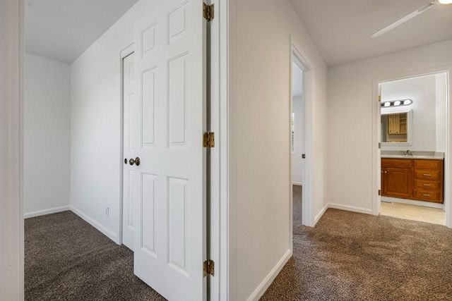 2135 Navajo Ct, Oakdale, CA 95361