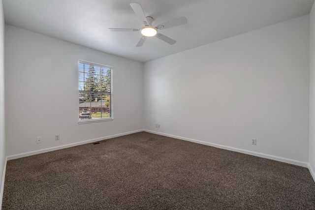 2135 Navajo Ct, Oakdale, CA 95361