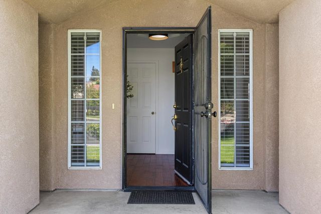 2135 Navajo Ct, Oakdale, CA 95361