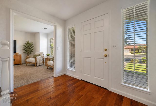 2135 Navajo Ct, Oakdale, CA 95361