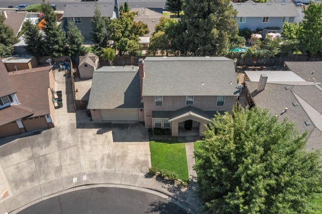 2135 Navajo Ct, Oakdale, CA 95361