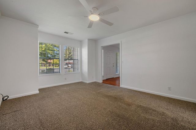 2135 Navajo Ct, Oakdale, CA 95361