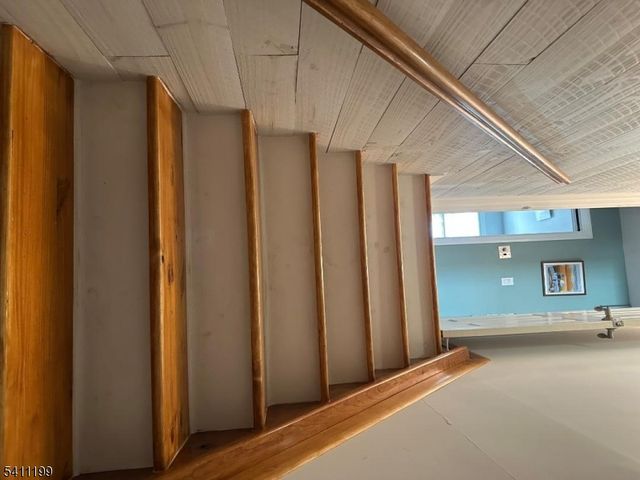 4 Elizabeth Ave, Stanhope Boro, NJ 07874