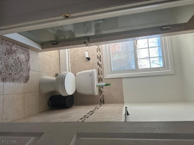 4 Elizabeth Ave, Stanhope Boro, NJ 07874