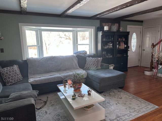 4 Elizabeth Ave, Stanhope Boro, NJ 07874