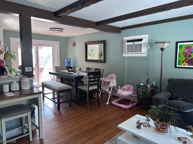 4 Elizabeth Ave, Stanhope Boro, NJ 07874