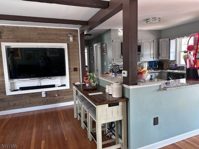 4 Elizabeth Ave, Stanhope Boro, NJ 07874