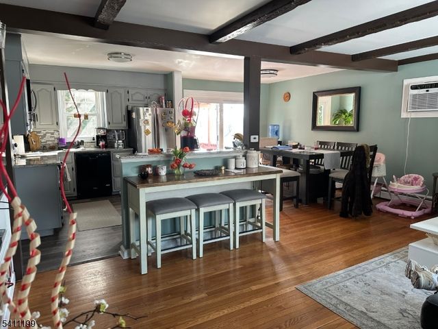 4 Elizabeth Ave, Stanhope Boro, NJ 07874