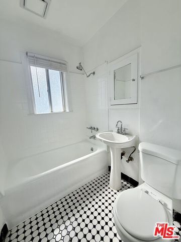 3883 S Gramercy Place, Los Angeles, CA 90062