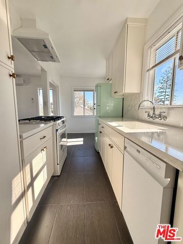 3883 S Gramercy Place, Los Angeles, CA 90062