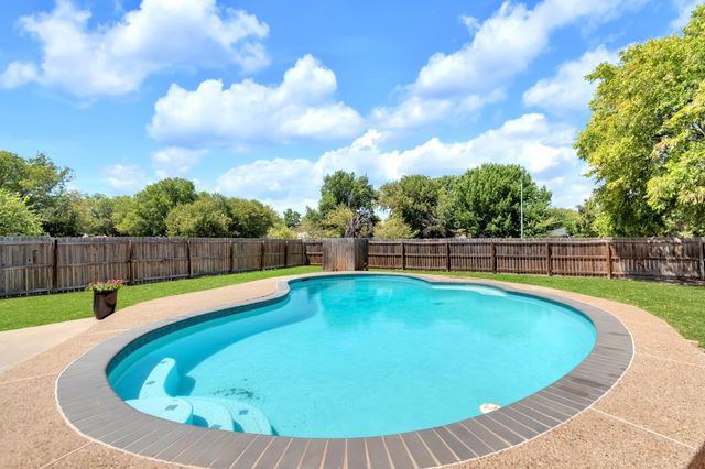 5721 Macneill Drive, Haltom City, TX 76148