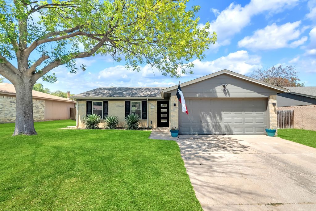 5721 Macneill Drive, Haltom City, TX 76148