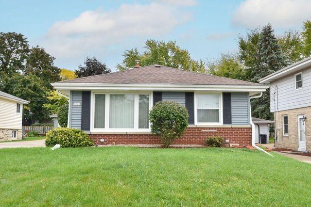 9525 W Grantosa DRIVE, Wauwatosa, WI 53222