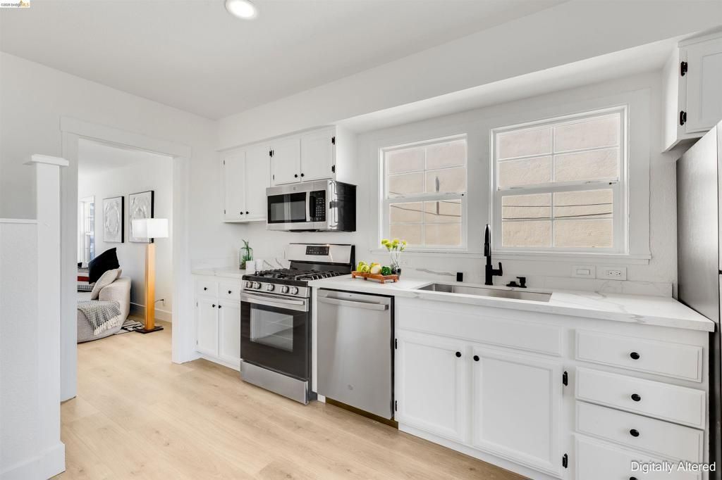 Image 11 of property listing at 2517 79th Ave, Oakland, CA 94605