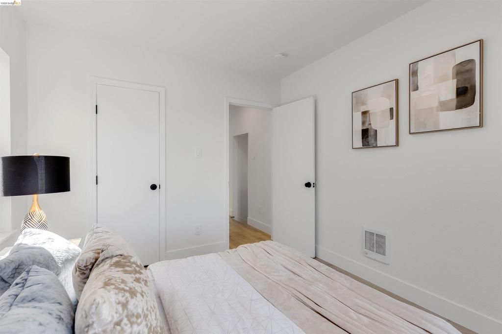 Image 15 of property listing at 2517 79th Ave, Oakland, CA 94605