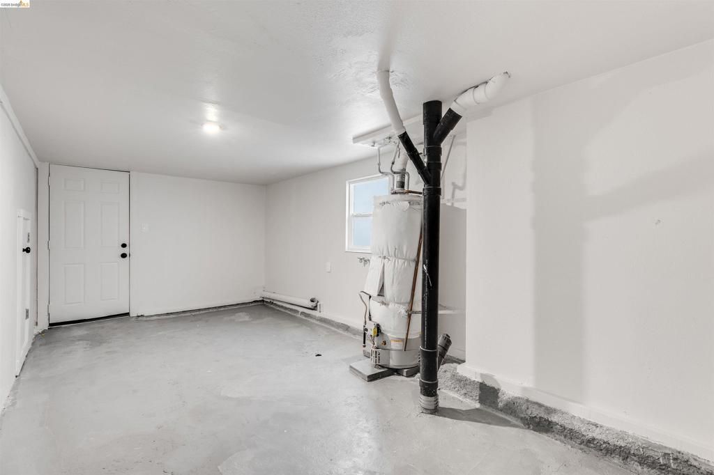 Image 25 of property listing at 2517 79th Ave, Oakland, CA 94605