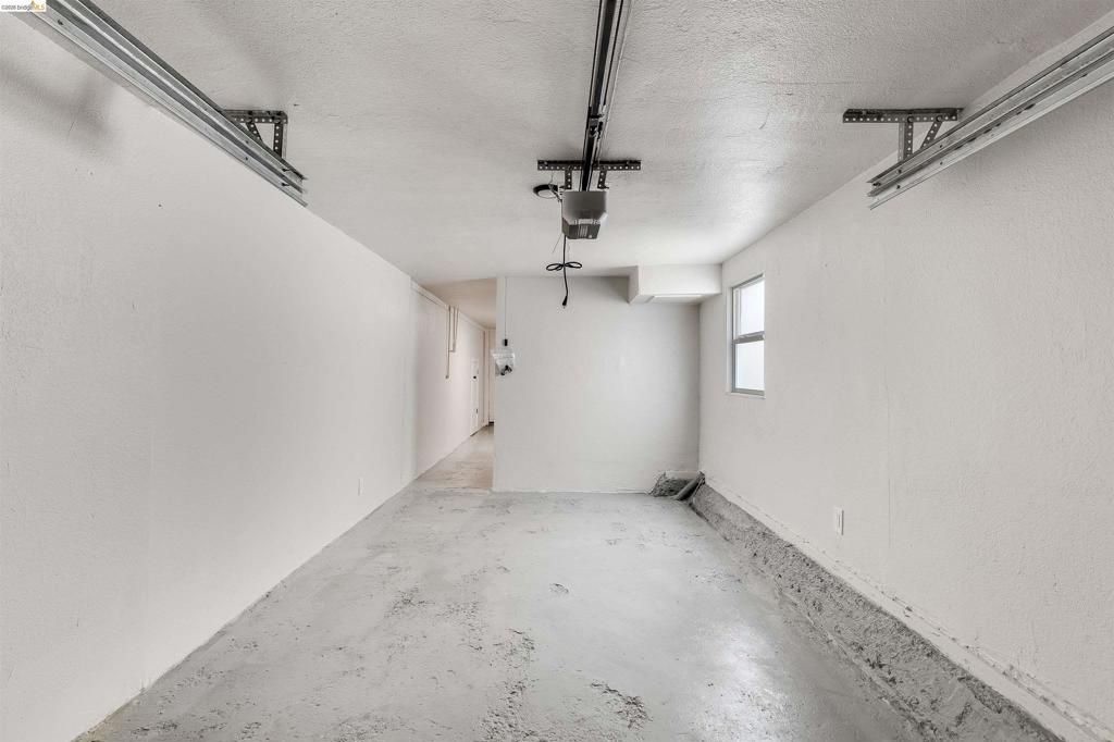 Image 28 of property listing at 2517 79th Ave, Oakland, CA 94605