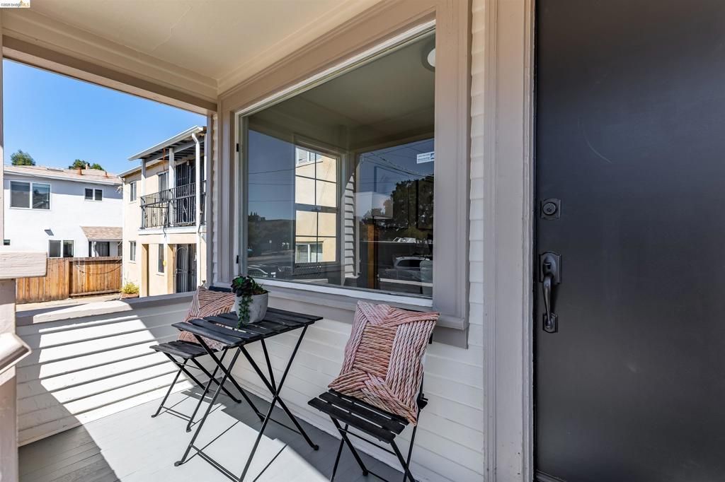 Image 4 of property listing at 2517 79th Ave, Oakland, CA 94605