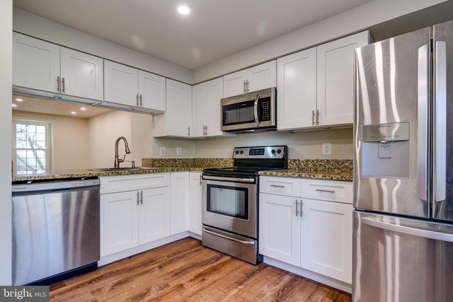 1589 WOODCREST DR, Reston, VA 20194