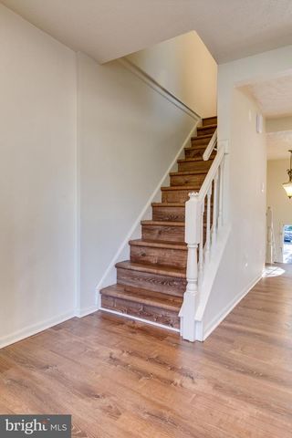 1589 WOODCREST DR, Reston, VA 20194