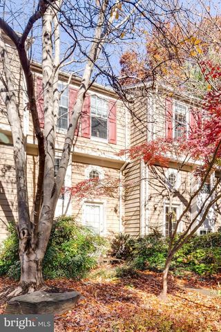 1589 WOODCREST DR, Reston, VA 20194