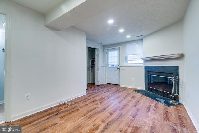 1589 WOODCREST DR, Reston, VA 20194