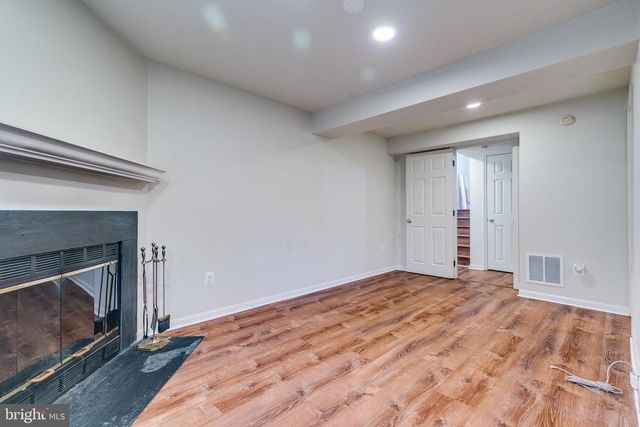 1589 WOODCREST DR, Reston, VA 20194