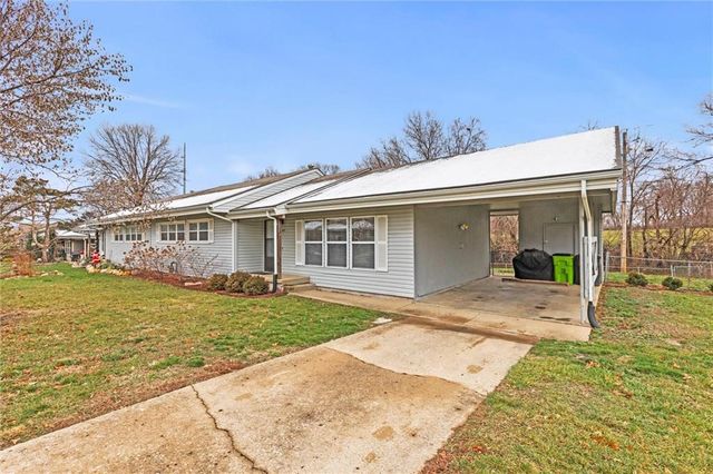 809 Cimarron Trail, Belton, MO 64012