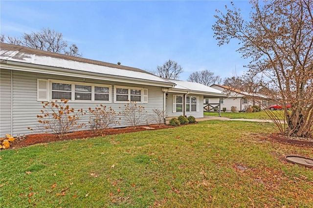 809 Cimarron Trail, Belton, MO 64012