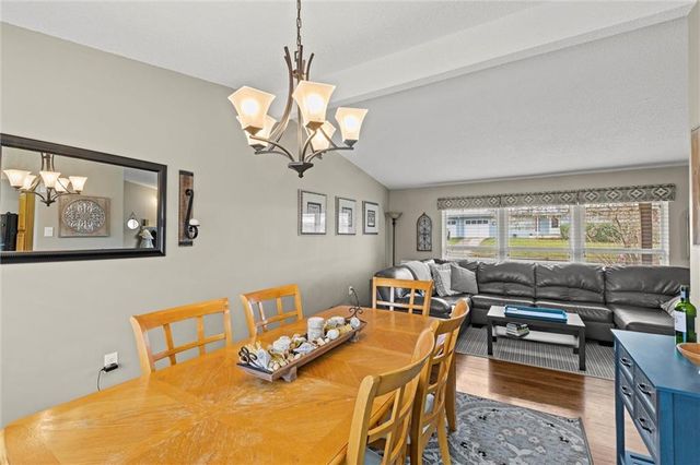 809 Cimarron Trail, Belton, MO 64012