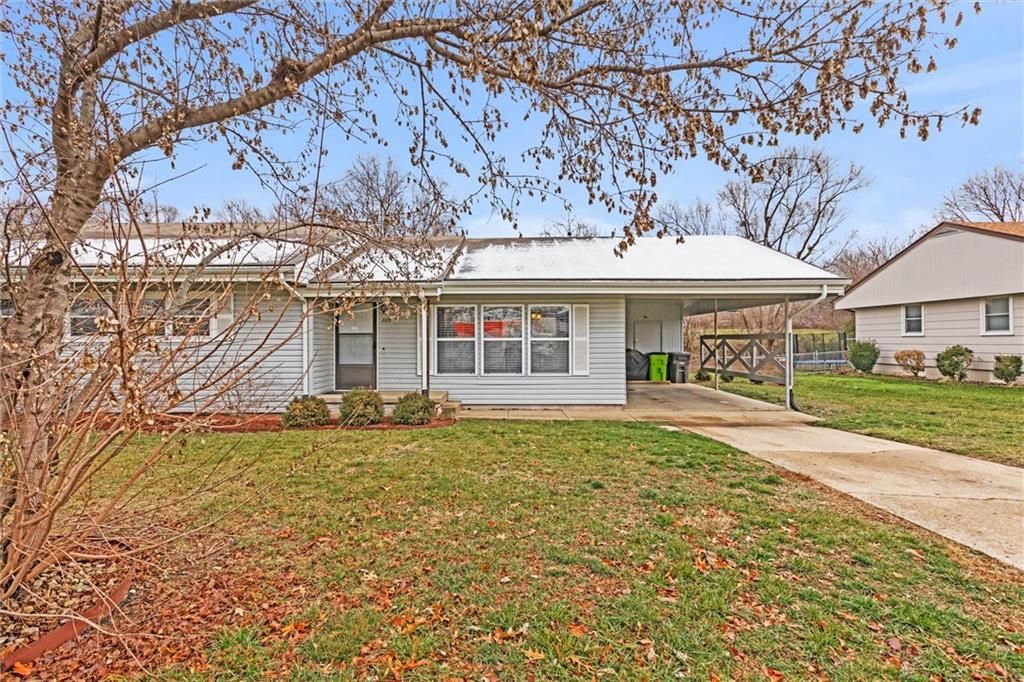 809 Cimarron Trail, Belton, MO 64012