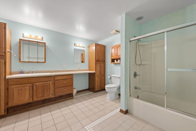 643 South Street 103, Munster, IN 46321