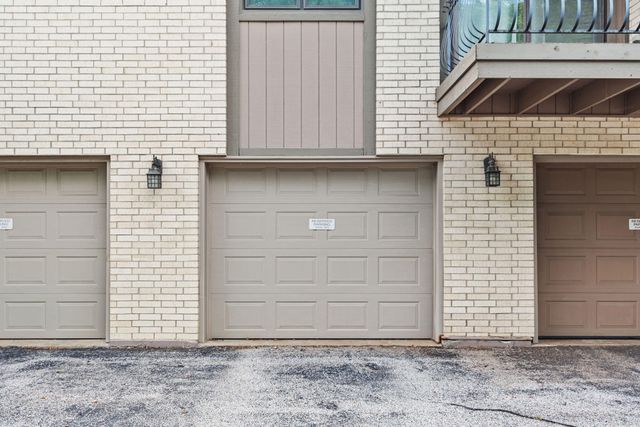 643 South Street 103, Munster, IN 46321