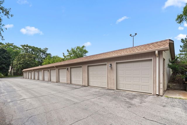 643 South Street 103, Munster, IN 46321